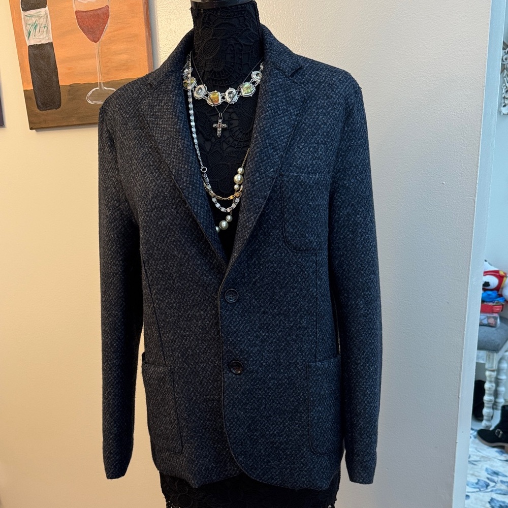 Phil Petter Classic blue/Gray Blazer across 20”x29”” long , excellent